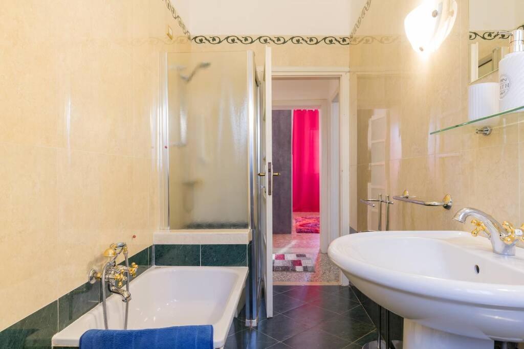 ヴァレッジョ・スル・ミンチョ Gardaland Residenza Le Rose! 120 M2ヴィラ エクステリア 写真